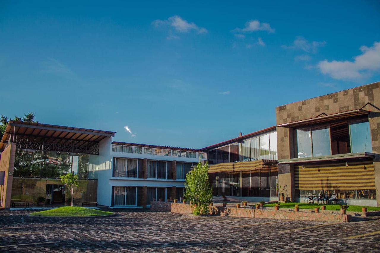 Hotel Rancho Tabachines Zitacuaro Екстер'єр фото
